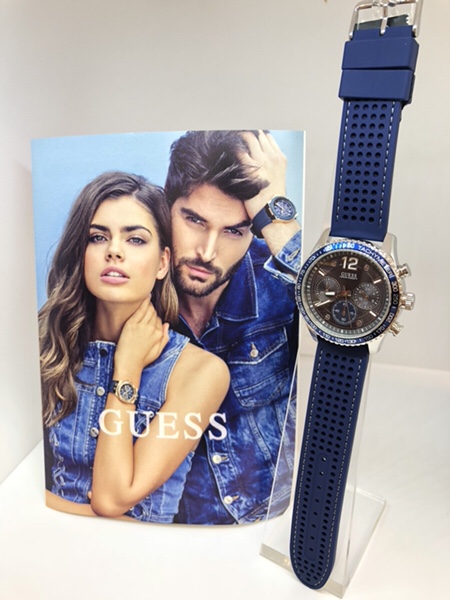 腕時計　GUESS WATCH　W0971G2