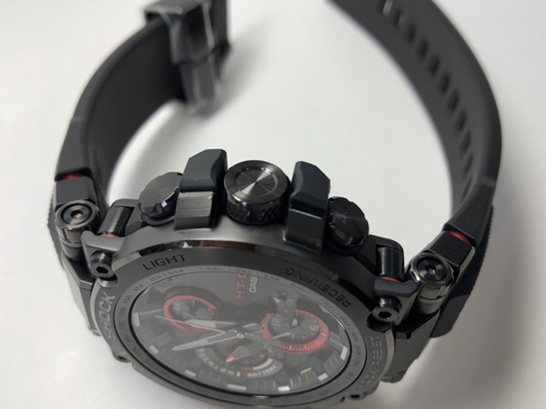 腕時計　G-SHOCK MT -G　MTG -B1000B -1AJFのりゅうず側