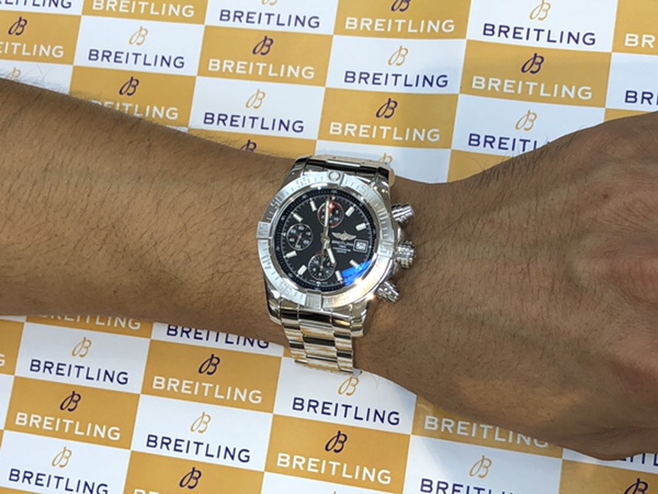 腕時計　BREITLING アベンジャーII