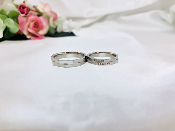 ブライダルリング　結婚指輪　山城時計店オリジナルブランドのEQUIPAGEの羅針盤　