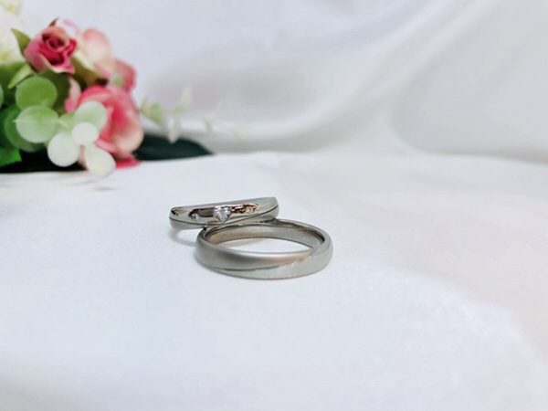 ブライダルリング　結婚指輪　山城時計店オリジナルブランドのEQUIPAGE（エキパージュ）のラブクルーズ