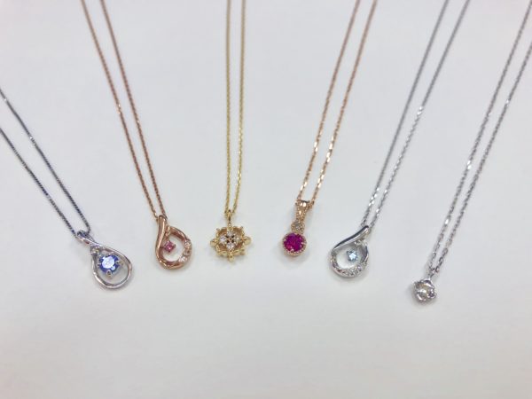 ファッションネックレス　プチネックレス　