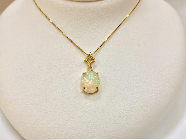 ファッションネックレス　ジュエリー　オパール