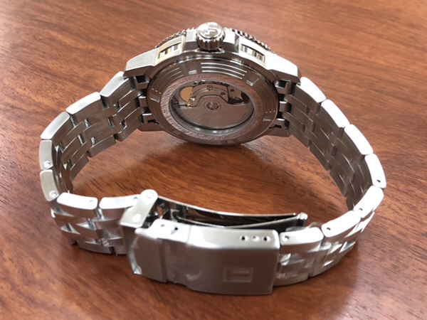 腕時計　TISSOT シースター T120.407.11.051.00の裏蓋側