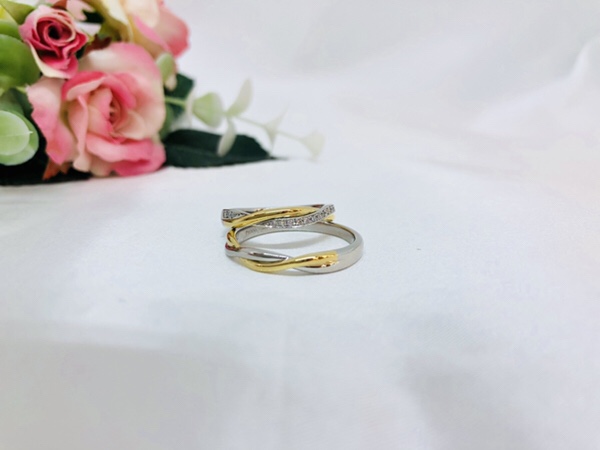 ブライダルリング　結婚指輪　山城時計店オリジナルブランドAvantageのロ-プ