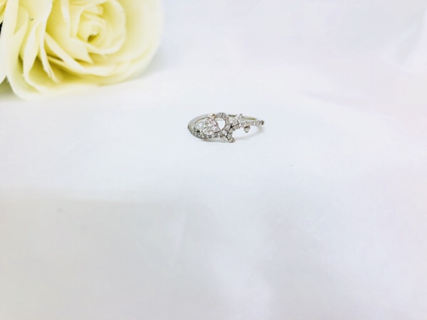 ブライダルリング　婚約指輪　Une Mariage Chaleureusement（シャルズマン）