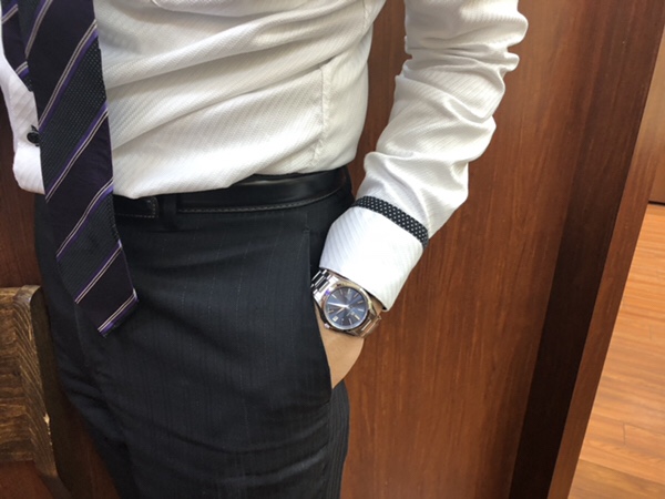 腕時計　グランドセイコー    SBGV235  フォーマルに合わせてクォーツを着用