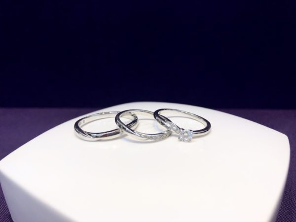 ブライダルリング　婚約指輪と結婚指輪　俄「木洩日」「せせらぎ」