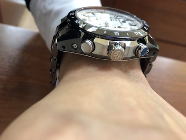 腕時計　グランドセイコー マスターショップ限定モデル SBGC221 スプリングドライブを着用