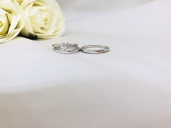 ブライダルリング　婚約指輪と結婚指輪　Quand de Mariage（クワンドゥマリアージュ）Doux brise（ドゥブリーズ）