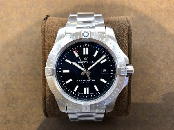 腕時計　BREITLING COLT AUTOMATIC 44