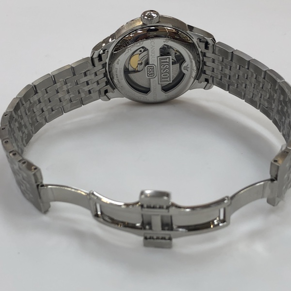 腕時計　TISSOT ル・ロックルの裏蓋側T006.407.11.033.00