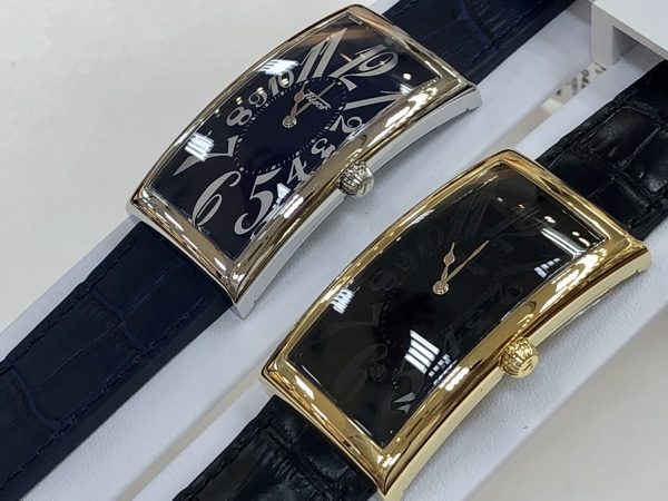 腕時計TISSOT（ティソ） バナナウォッチT117.509.16.042.00とT117.509.36.052.01
