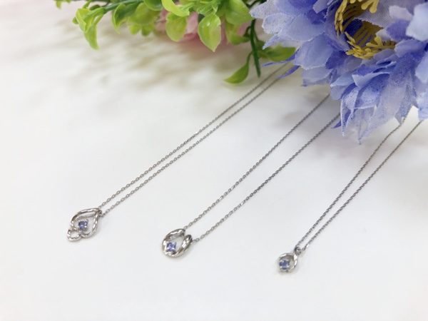 ファッションジュエリー12月誕生石タンザナイトのプチネックレス
