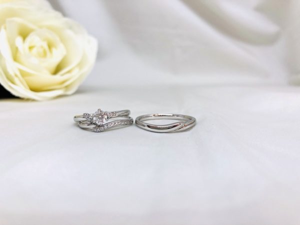 ブライダルリング　婚約指輪と結婚指輪　エンゲージリングとマリッジリング　Quand de Mariage（クワンドゥマリアージュ）Calla lily（カラー）