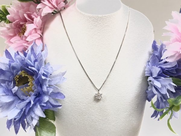 ファッションジュエリー一粒ダイアモンドネックレス