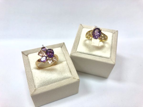 ファッションジュエリー　2月の誕生石アメシスト付きファッションリング