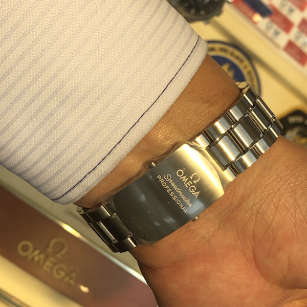 腕時計　オメガ スピードマスター プロフェッショナルのベルト側