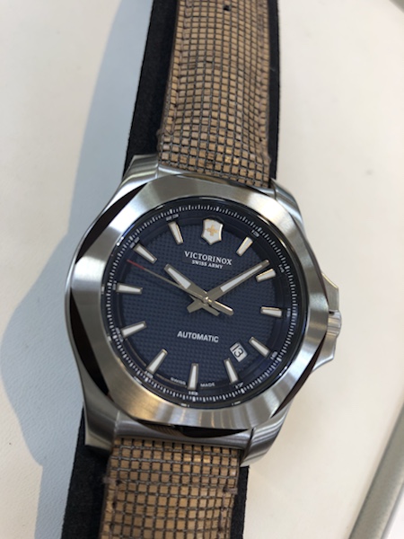 腕時計　VICTORINOX　ヴィクトリノックス