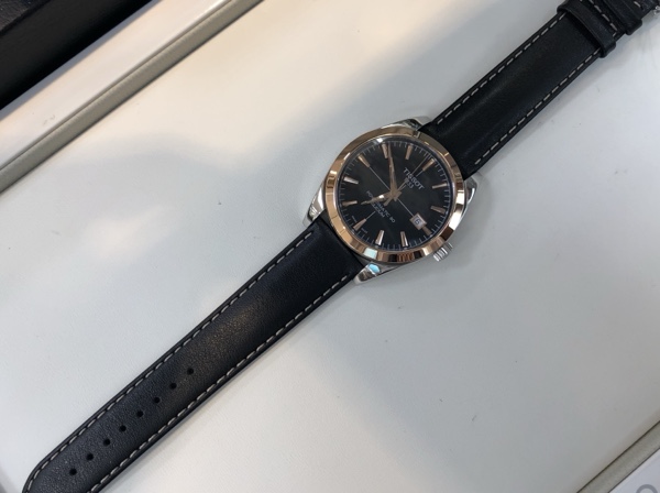 腕時計　TISSOT 　T927.407.46.051.00