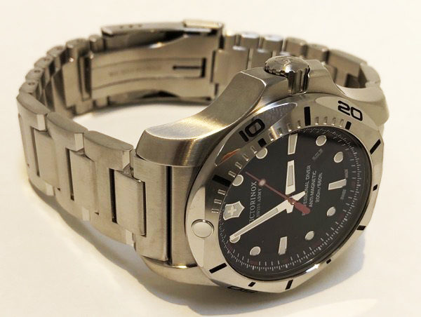 腕時計　ビクトリノックス　I.N.O.X. PROFESSIONAL DIVER　No.241781