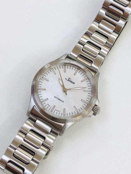 Sinn インストゥルメントウォッチ 556.I.PERLMUTT.W