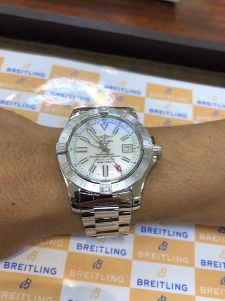 ブライトリングアベンジャー II GMT MOP