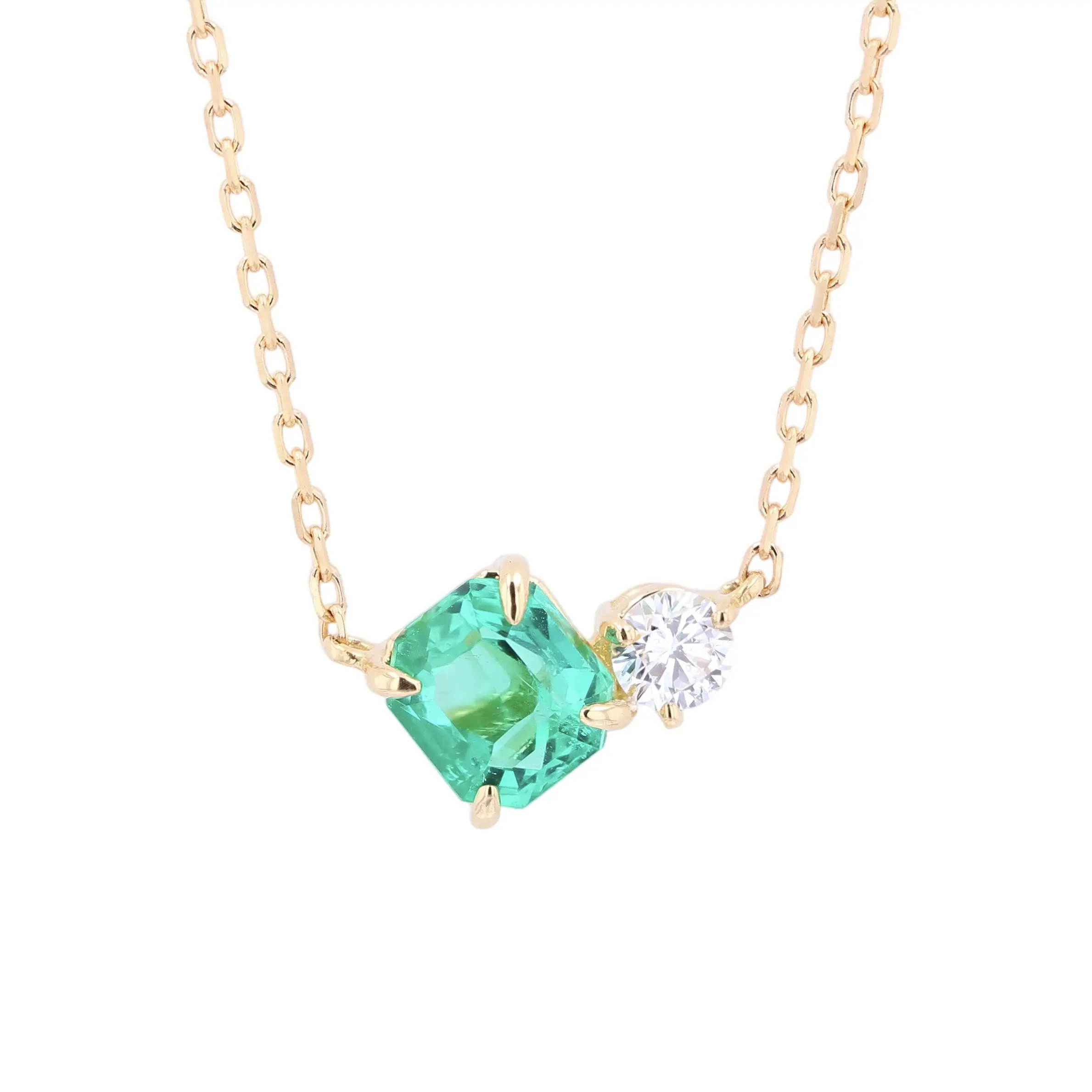 鮮やかな翠を 軽やかに纏って 0.38ct エメラルド K18ネックレス #87002 全体画像