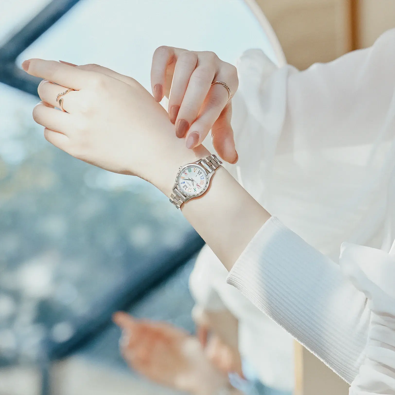 レインボーカラーのローマフォントと30周年記念ハートマーク